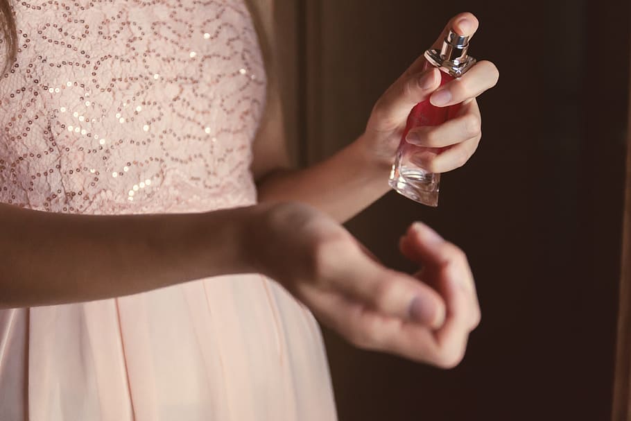 The best perfumes for escorts to wear when they meet clients for the first time!