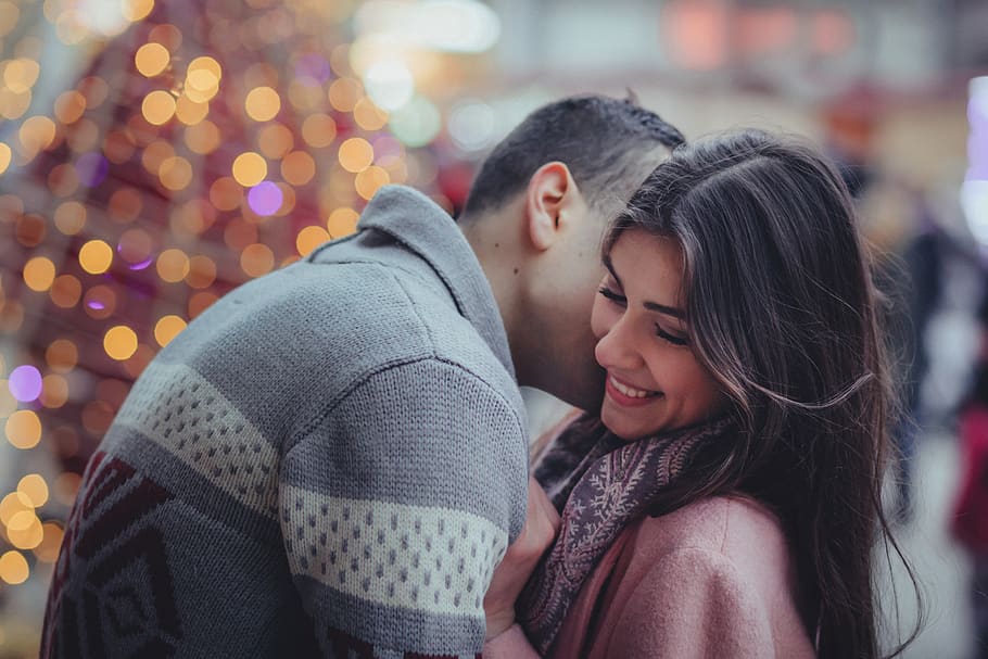 Subtle ways an escort shows you she’s attracted to you, in the first 2 minutes!